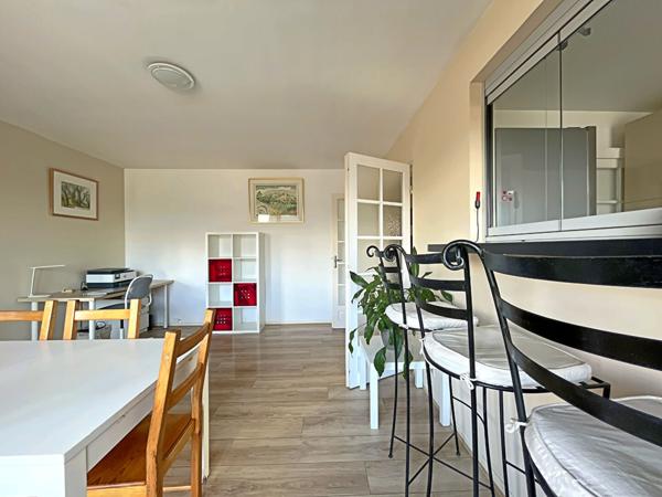 Appartement familial 5 pièces lumineux avec balcon, garage et grenier - Reims Courlancy