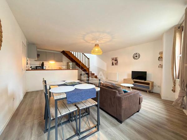 A LOUER A VILLELAURE 84530 APPARTEMENT TRIPLEX MEUBLE TYPE 4 PIECES DE 83.15M² AVEC MEZZANINE ET UNE PLACE DE STATIONNEMENT