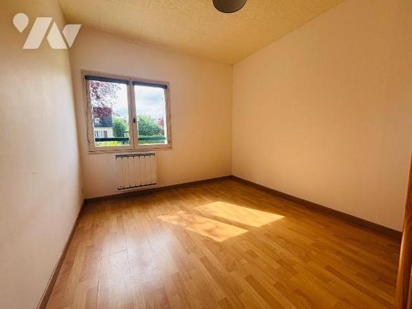 NOUVEAUTE ! A vendre en EXCLUSIVITE chez Trente-Cinq Notaires ! 

Sur la commune de Saint-Erb...