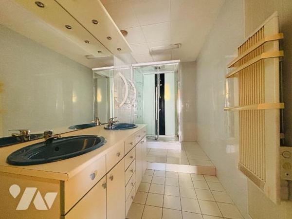 NOUVEAUTE ! A vendre en EXCLUSIVITE chez Trente-Cinq Notaires ! 

Sur la commune de Saint-Erb...