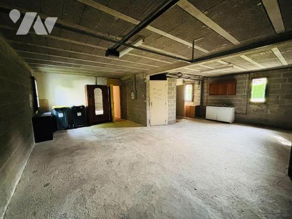 NOUVEAUTE ! A vendre en EXCLUSIVITE chez Trente-Cinq Notaires ! 

Sur la commune de Saint-Erb...