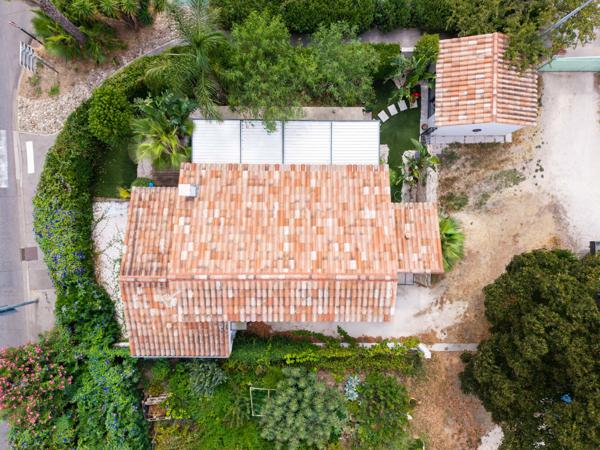 Hyères (83400) Villa Récente proche commodités.