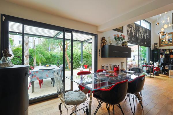 Hyères (83400) Villa Récente proche commodités.