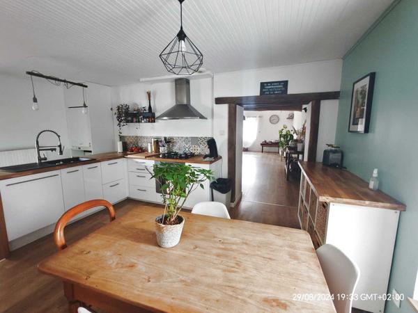 Maison 3 chambres, studio, hangar et grange