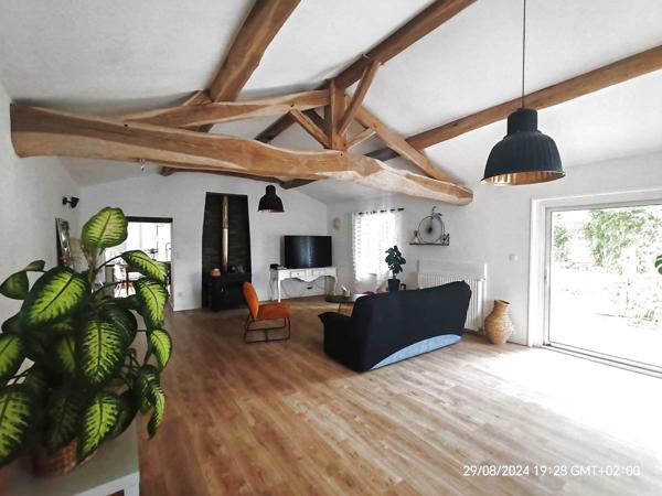 Maison 3 chambres, studio, hangar et grange