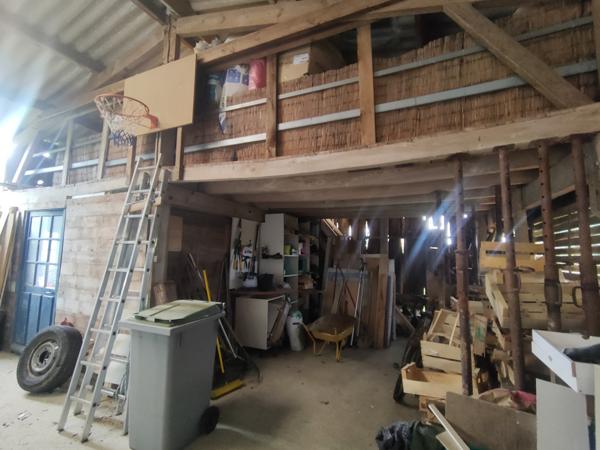 Maison 3 chambres, studio, hangar et grange