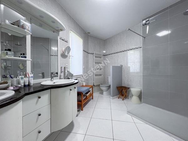 Maison Avrillé 11 pièces, 6 chambres - Bien exceptionnel, situé au Golf d'Avrillé