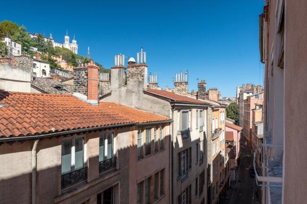 Appartement T3 78 m² - 4ème étage - 2 chambres - Saint-Georges - Vue Fourvière