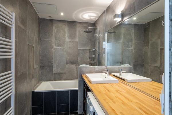 Appartement T3 78 m² - 4ème étage - 2 chambres - Saint-Georges - Vue Fourvière