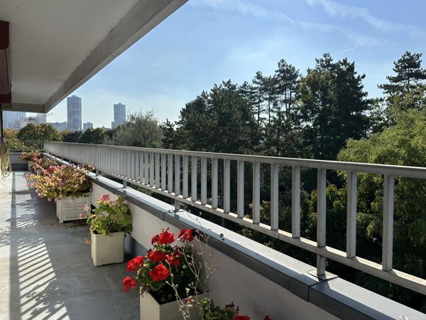 Nanterre (92000) Appartement de 6 pièces sur 126,93 m² Carrez avec un balcon, 3 vérandas et un parking souterrain