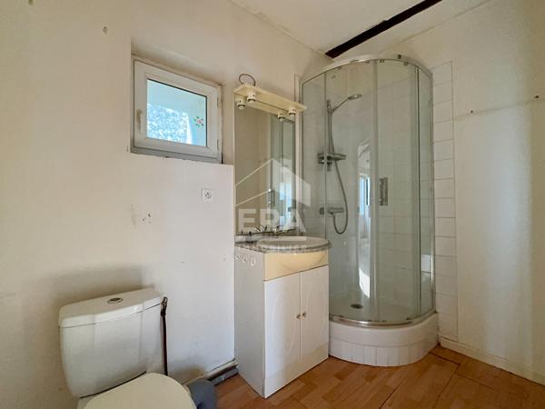 OPPORTUNITÉ RARE - ENSEMBLE IMMOBILIER AU CEUR DU GUA