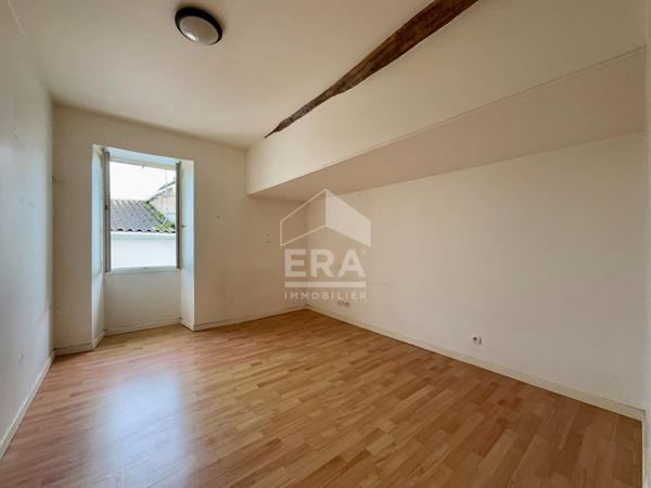 OPPORTUNITÉ RARE - ENSEMBLE IMMOBILIER AU CEUR DU GUA