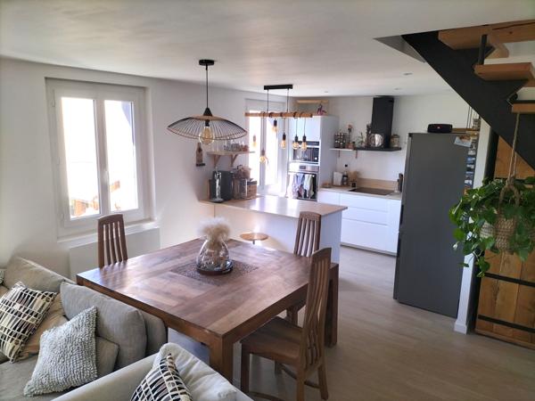 Le Thor (84250) Maison de village entièrement rénovée avec jardin