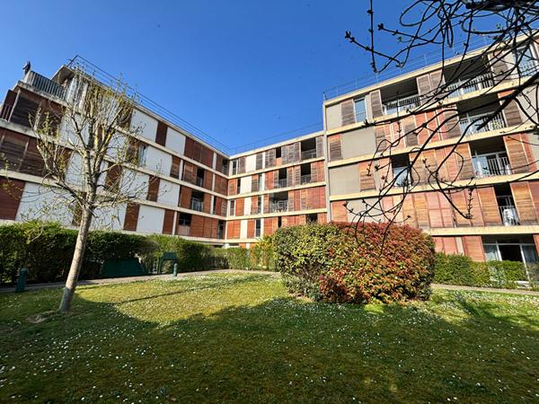 Appartement Cergy 1 pièce(s) 31 m2 VENDU LOUÉ €133 000 ** - Référence 11202