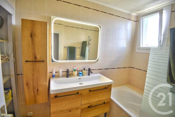 Appartement T3 à vendre  3 pièces - 65,96 m 2   ROMANS SUR ISERE  - 26