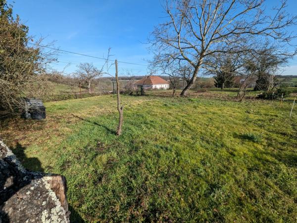 À vendre porche de Digoin, maison à rénover avec dépendances / terrain 965m²