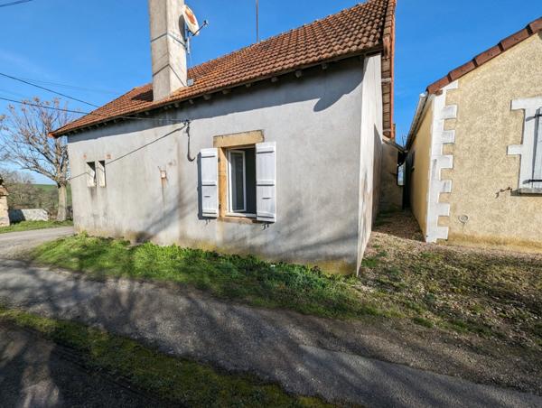 À vendre porche de Digoin, maison à rénover avec dépendances / terrain 965m²
