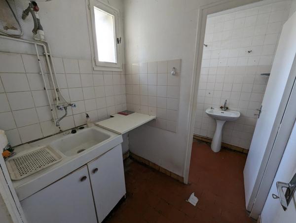 À vendre porche de Digoin, maison à rénover avec dépendances / terrain 965m²