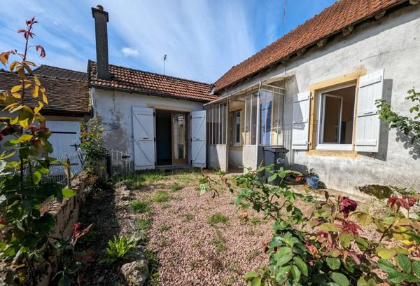 À vendre porche de Digoin, maison à rénover avec dépendances / terrain 965m²