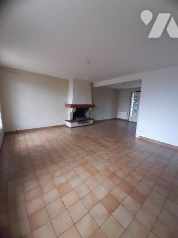 UNE MAISON A VENDRE A BAZOUGES SUR LE LOIR