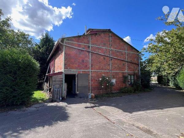 Cadre exceptionnel !!! Sur une parcelle d'env 4000m², un havre de paix à seulement 8 mn de la g...