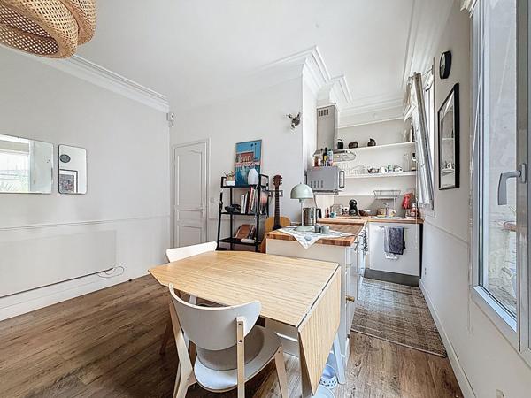 SOUS COMPROMIS - Charmant T2 en Rez-de-Chaussée sur cour sécurisé, Rue Dulong, Paris 17e