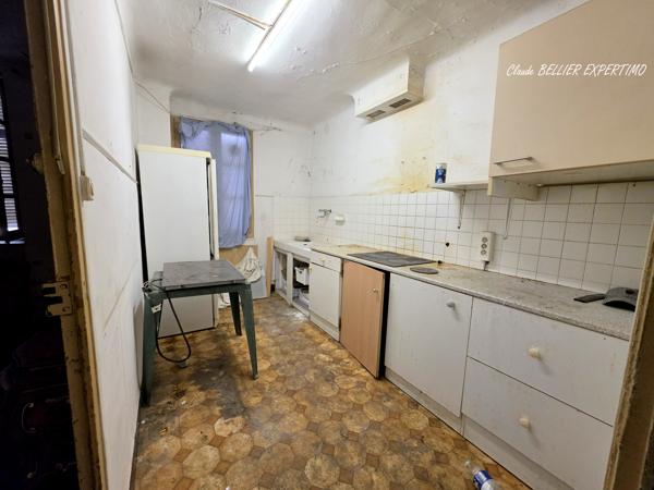MAISON A RÉNOVER DANS LE TRIANGLE Rue CELONY / Boulevard de la République / Cours SEXTIUS 13 100 AIX EN PROVEN