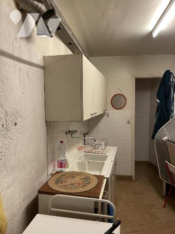 A VENDRE 56 VANNES Intra muros idéal investisseur : local commercial, garage et 3 appartements loués