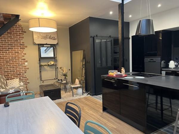 Maison à vendre |  Saint-Xandre |  6 pièces | 185 m²