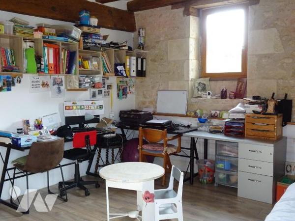 Au calme et à 2 pas des commerces et services, Belle grange rénovée très lumineuse d'env. 210 m...