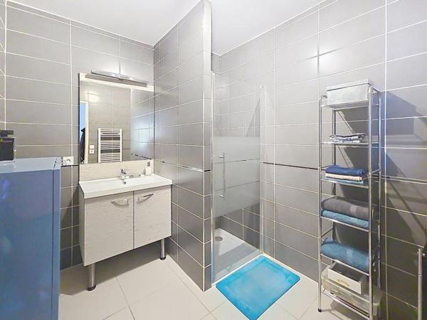 Costebelle dernier étage - T3 de 60 m², terrasse 15 m² vue 180°, garage