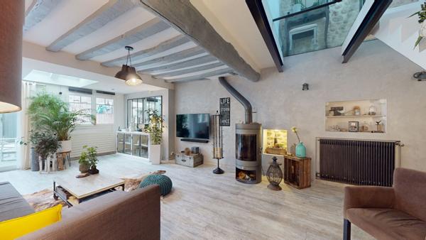 Maison atypique de 225m² à Mézy Sur Seine avec appartement F3 Indépendant.