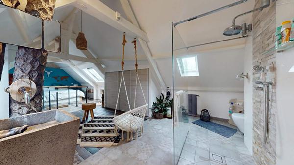 Maison atypique de 225m² à Mézy Sur Seine avec appartement F3 Indépendant.