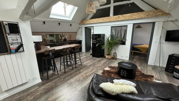 Maison atypique de 225m² à Mézy Sur Seine avec appartement F3 Indépendant.