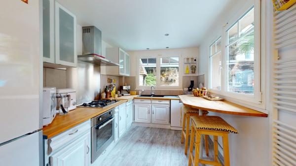 Maison atypique de 225m² à Mézy Sur Seine avec appartement F3 Indépendant.