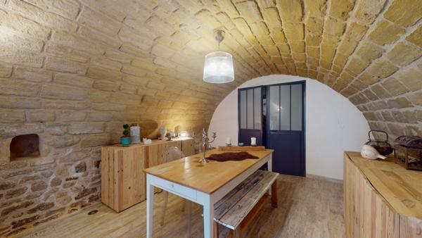 Maison atypique de 225m² à Mézy Sur Seine avec appartement F3 Indépendant.