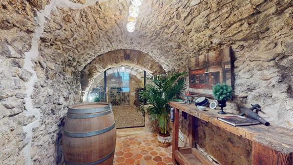 Maison atypique de 225m² à Mézy Sur Seine avec appartement F3 Indépendant.