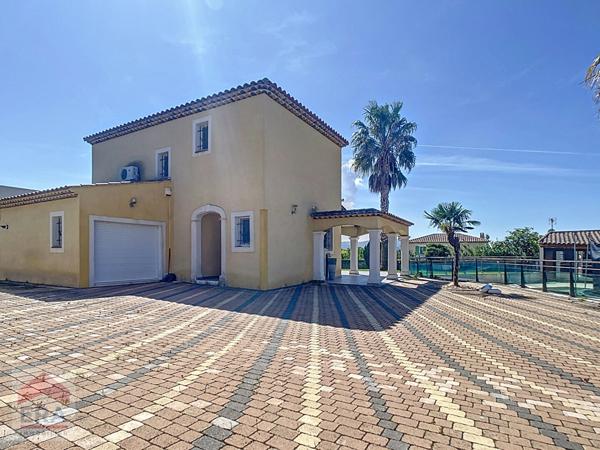 A louer Villa type 8 Marseille 13013 St Mitre Chateau Gombert  6 chambres piscine terrain