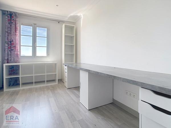 A louer Villa type 8 Marseille 13013 St Mitre Chateau Gombert  6 chambres piscine terrain