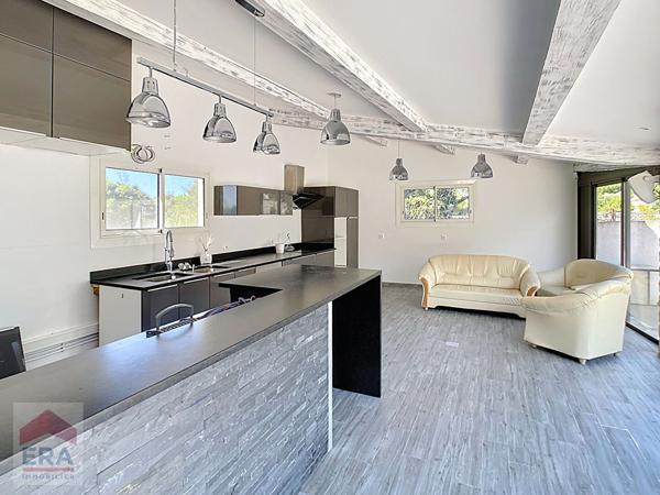 A louer Villa type 8 Marseille 13013 St Mitre Chateau Gombert  6 chambres piscine terrain