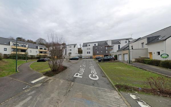 Stationnement à louer    Guidel