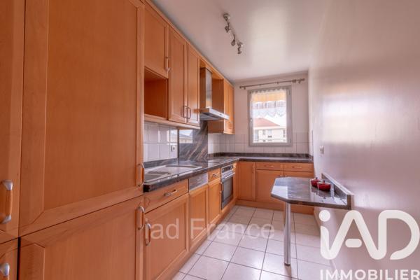 Location appartement 3 pièces 66 m² Mantes-la-Jolie