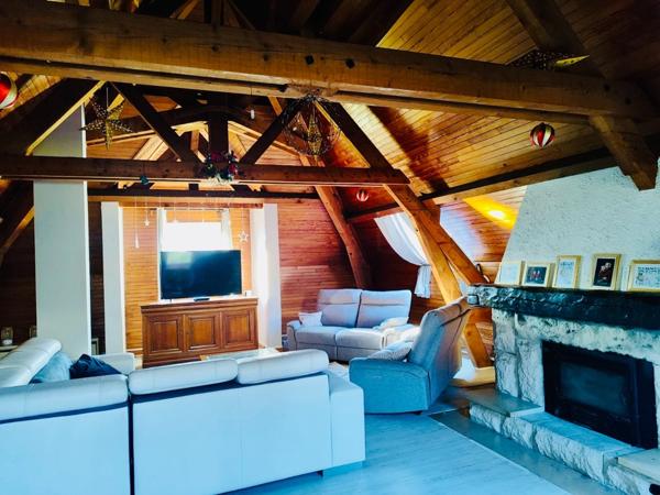 Maison de caractère 270 m2 OYONNAX (01)