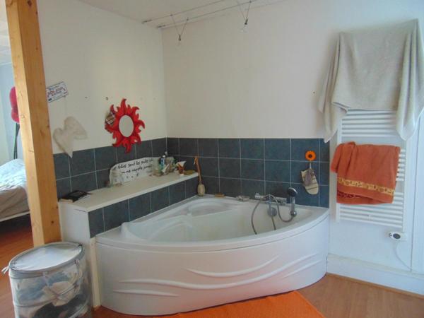 Maison en pierre, 3 chambres, La Carneille bourg