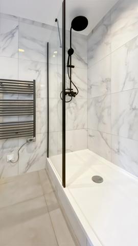 APPARTEMENT complètement rénové vendu meublé