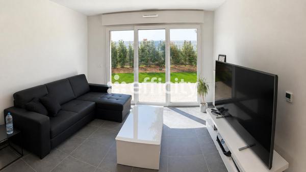 Appartement
         2 pièces
        - 44 m² Exclusivité 175 000 € *