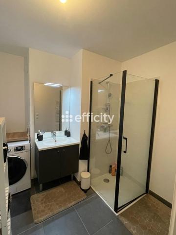 Appartement
         2 pièces
        - 44 m² Exclusivité 175 000 € *