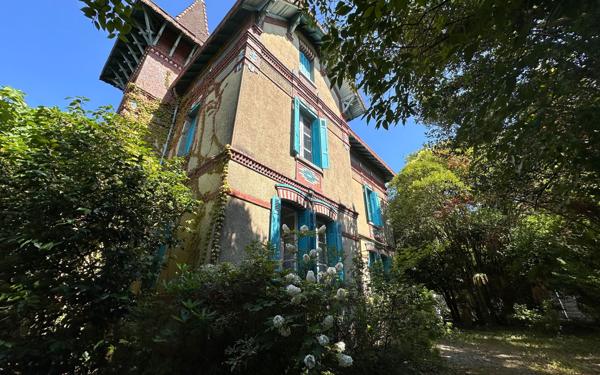 Maison à vendre    7 pièces •    Aire-sur-l'Adour