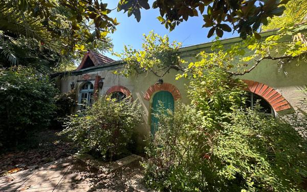 Maison à vendre    7 pièces •    Aire-sur-l'Adour