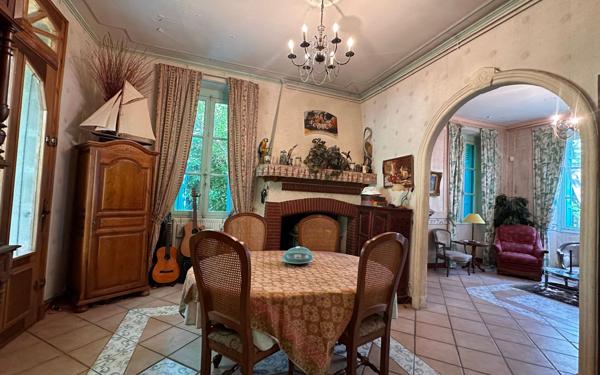 Maison à vendre    7 pièces •    Aire-sur-l'Adour